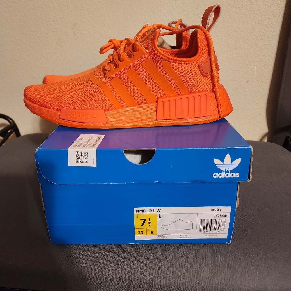Adidas Athletic Shoes 7.5